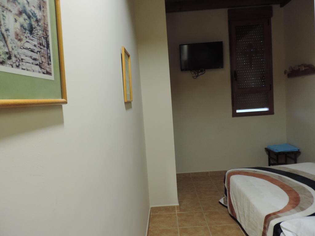 Albergue Santo Tomas De Canterbury 莱昂 外观 照片